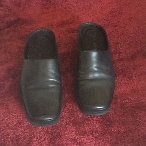 LIZ CLAIBORNE FLEX SLIP ONS, 6M